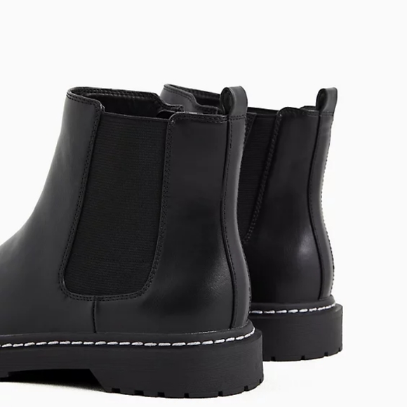 Torrid || 7.5 WW Black Faux Leather  Chelsea Lug Sole Bootie - Picture 2 of 11